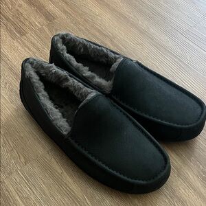 UGG Men's Ascot Leather Slipper Size 8 NWOT